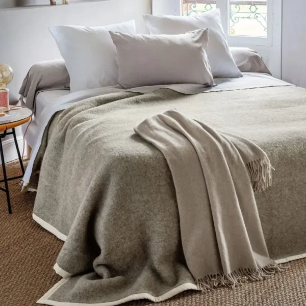 Toison d'Or Plaids Et Couvre-Lits<Couverture en Laine Vierge Pastorale,